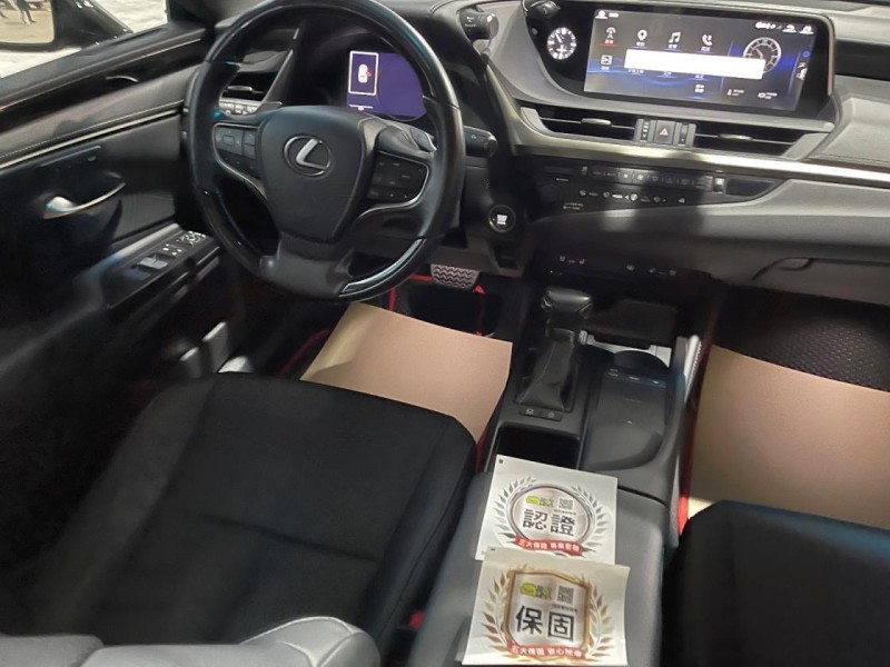 Lexus  ES 2018年新款Lexus ES200旗艦版內外漂亮 | 新北市汽車商業同業公會｜TACA優良車商聯盟｜中古、二手車買車賣車公會認證保固