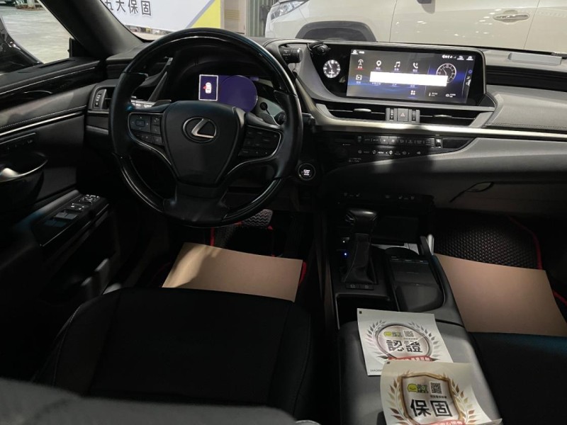 Lexus  ES 2018年新款Lexus ES200旗艦版內外漂亮 | 新北市汽車商業同業公會｜TACA優良車商聯盟｜中古、二手車買車賣車公會認證保固