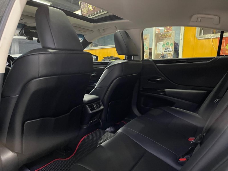 Lexus  ES 2018年新款Lexus ES200旗艦版內外漂亮 | 新北市汽車商業同業公會｜TACA優良車商聯盟｜中古、二手車買車賣車公會認證保固