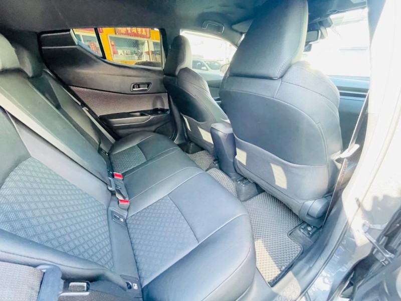 Toyota  C-HR 2021年認證保固CHR特價中 | 新北市汽車商業同業公會｜TACA優良車商聯盟｜中古、二手車買車賣車公會認證保固