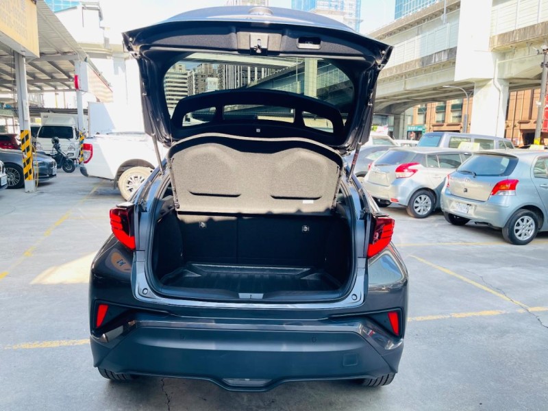 Toyota  C-HR 2021年認證保固CHR特價中 | 新北市汽車商業同業公會｜TACA優良車商聯盟｜中古、二手車買車賣車公會認證保固