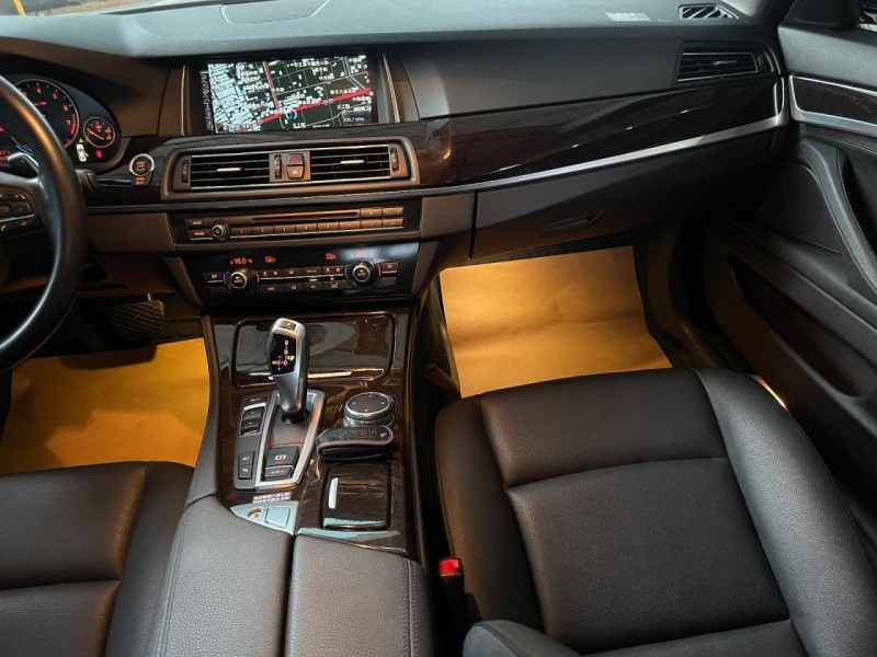 BMW/ 寶馬  5 SERIES  520i 很漂亮520i有電尾門跑少車庫車 | 新北市汽車商業同業公會｜TACA優良車商聯盟｜中古、二手車買車賣車公會認證保固
