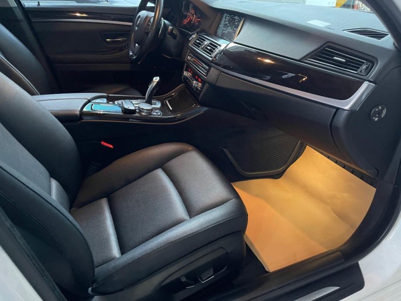 BMW/ 寶馬  5 SERIES  520i 很漂亮520i有電尾門跑少車庫車 | 新北市汽車商業同業公會｜TACA優良車商聯盟｜中古、二手車買車賣車公會認證保固