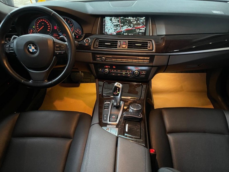 BMW/ 寶馬  5 SERIES  520i 很漂亮520i有電尾門跑少車庫車 | 新北市汽車商業同業公會｜TACA優良車商聯盟｜中古、二手車買車賣車公會認證保固