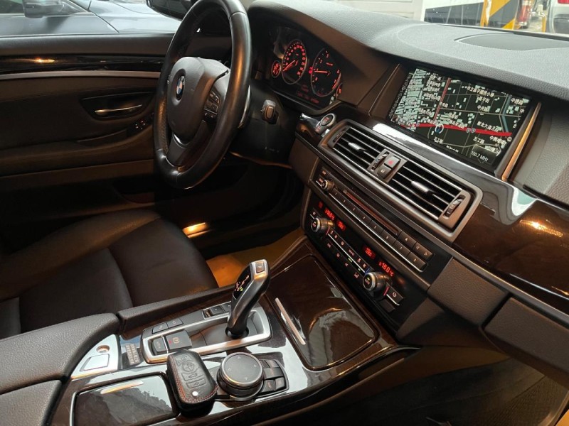BMW/ 寶馬  5 SERIES  520i 很漂亮520i有電尾門跑少車庫車 | 新北市汽車商業同業公會｜TACA優良車商聯盟｜中古、二手車買車賣車公會認證保固