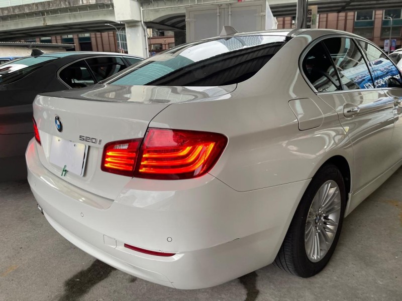 BMW/ 寶馬  5 SERIES  520i 很漂亮520i有電尾門跑少車庫車 | 新北市汽車商業同業公會｜TACA優良車商聯盟｜中古、二手車買車賣車公會認證保固