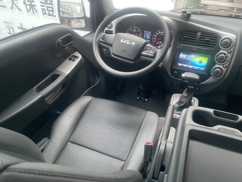 Kia  Kaon(卡旺) 2023年起亞雙廂自排6人坐純跑8千多公里如新車快把握 | 新北市汽車商業同業公會｜TACA優良車商聯盟｜中古、二手車買車賣車公會認證保固