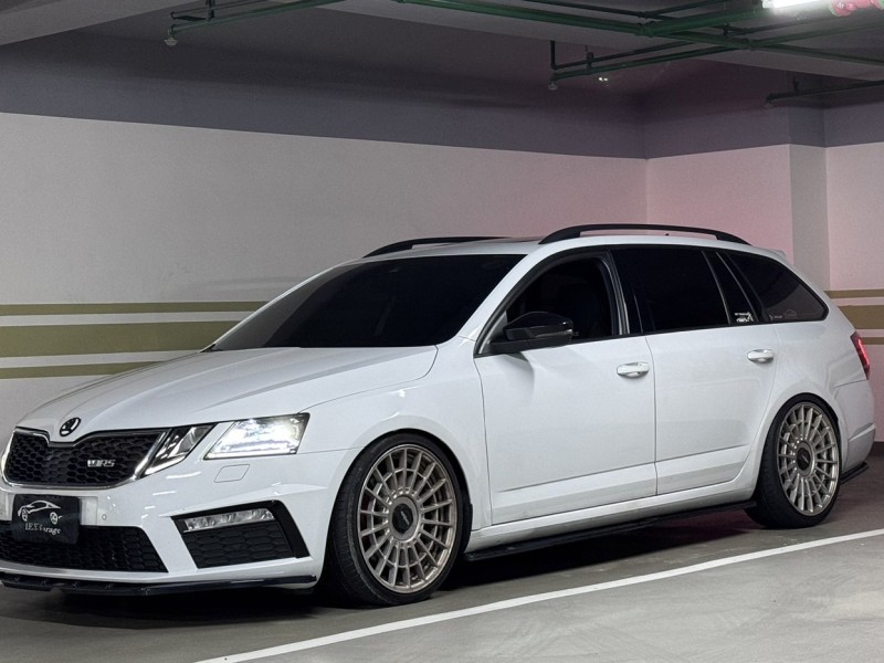 Skoda  Octaiva OCTAVIA COMBI RS版 2.0 | 新北市汽車商業同業公會｜TACA優良車商聯盟｜中古、二手車買車賣車公會認證保固