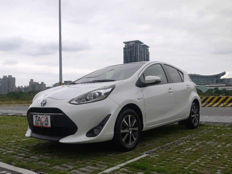 Toyota  Prius C 2019年最省油的油電車  | 新北市汽車商業同業公會｜TACA優良車商聯盟｜中古、二手車買車賣車公會認證保固