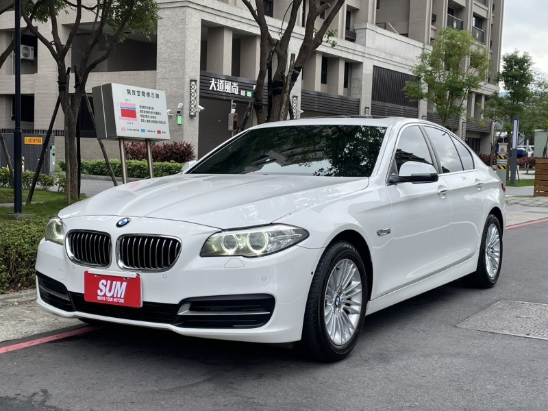 BMW/ 寶馬  5 SERIES  520i 實價刊登★總代理520i小改款 鏈條已換 原版件 免鑰 天窗 記憶電動椅 電尾門 | 新北市汽車商業同業公會｜TACA優良車商聯盟｜中古、二手車買車賣車公會認證保固