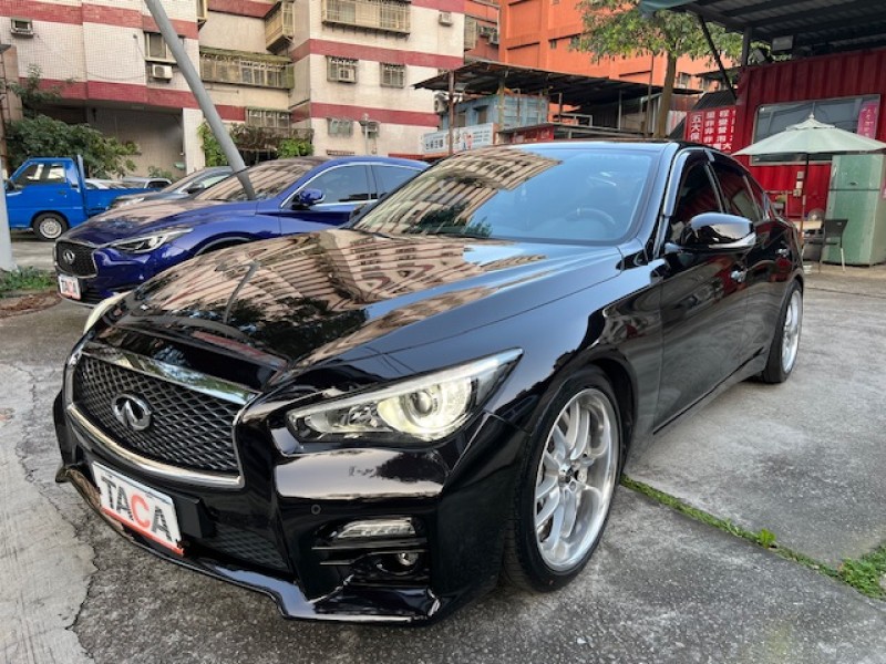 Infiniti  Q50 本車顏色為黑色帶點紫 | 新北市汽車商業同業公會｜TACA優良車商聯盟｜中古、二手車買車賣車公會認證保固