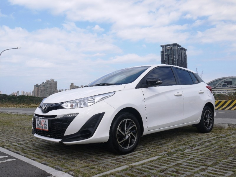 Toyota  Yaris 正2021年 大鴨 | 新北市汽車商業同業公會｜TACA優良車商聯盟｜中古、二手車買車賣車公會認證保固