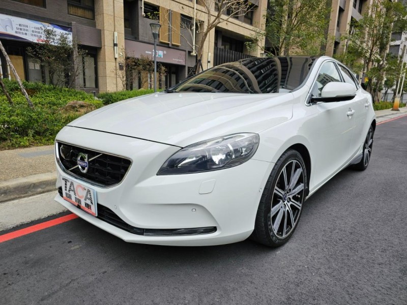 Volvo  V40 Acc跟車輔助 全景天窗 | 新北市汽車商業同業公會｜TACA優良車商聯盟｜中古、二手車買車賣車公會認證保固