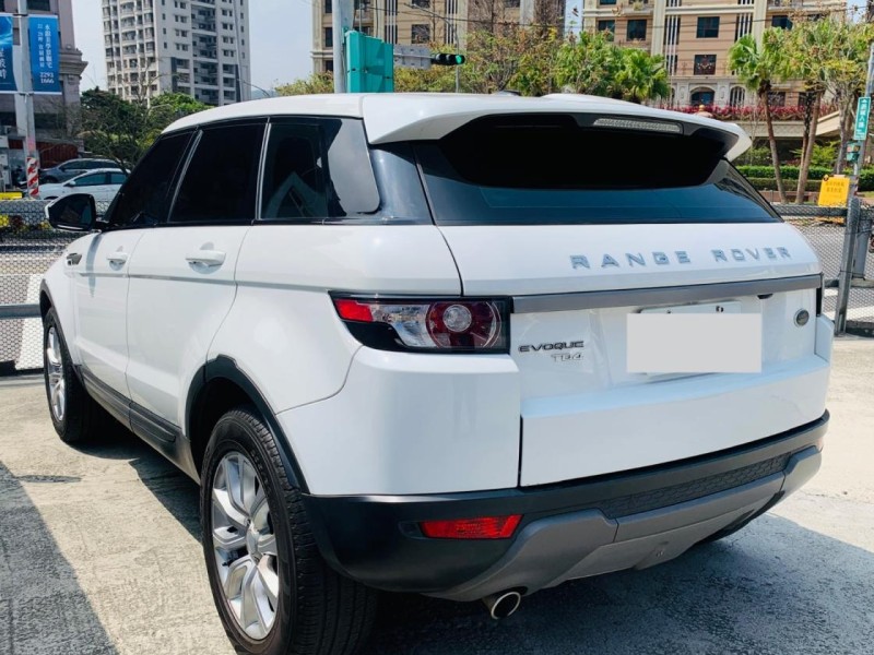 Land Rover  Evoque 路華 2015 年 Land Rover Evoque 2.2 白色 ????  | 新北市汽車商業同業公會｜TACA優良車商聯盟｜中古、二手車買車賣車公會認證保固
