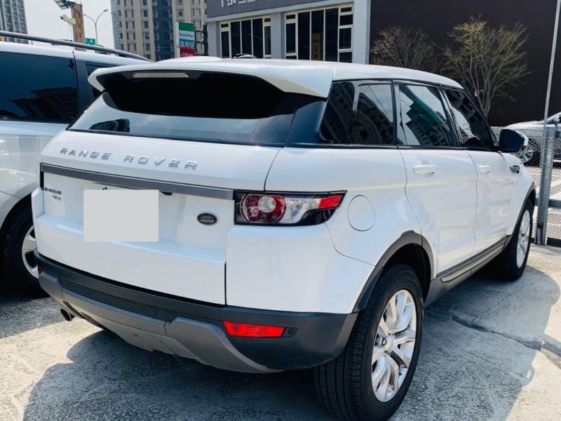 Land Rover  Evoque 路華 2015 年 Land Rover Evoque 2.2 白色 ????  | 新北市汽車商業同業公會｜TACA優良車商聯盟｜中古、二手車買車賣車公會認證保固