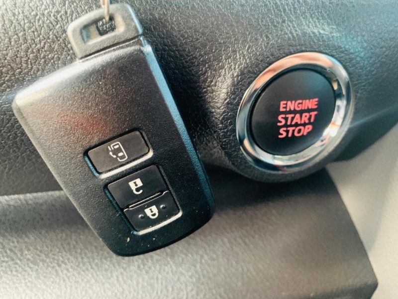 Toyota  SIENTA 2020年 Toyota Sienta 1.8 豪華+ 五人座 | 新北市汽車商業同業公會｜TACA優良車商聯盟｜中古、二手車買車賣車公會認證保固