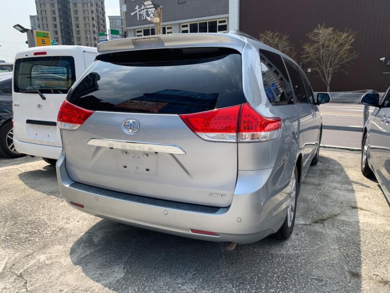 Toyota  SIENTA 2014 年豐田 Sienna 3.5  | 新北市汽車商業同業公會｜TACA優良車商聯盟｜中古、二手車買車賣車公會認證保固