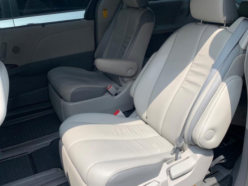Toyota  SIENTA 2014 年豐田 Sienna 3.5  | 新北市汽車商業同業公會｜TACA優良車商聯盟｜中古、二手車買車賣車公會認證保固