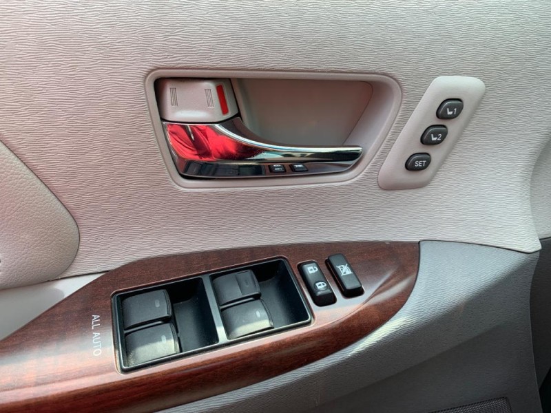 Toyota  SIENTA 2014 年豐田 Sienna 3.5  | 新北市汽車商業同業公會｜TACA優良車商聯盟｜中古、二手車買車賣車公會認證保固