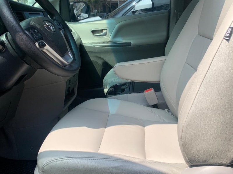 Toyota  Sienna 2015Toyota Sienna | 新北市汽車商業同業公會｜TACA優良車商聯盟｜中古、二手車買車賣車公會認證保固