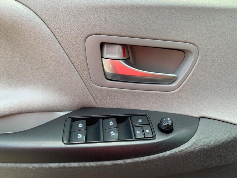 Toyota  Sienna 2015Toyota Sienna | 新北市汽車商業同業公會｜TACA優良車商聯盟｜中古、二手車買車賣車公會認證保固