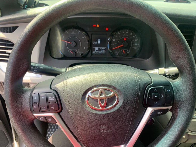 Toyota  Sienna 2015Toyota Sienna | 新北市汽車商業同業公會｜TACA優良車商聯盟｜中古、二手車買車賣車公會認證保固