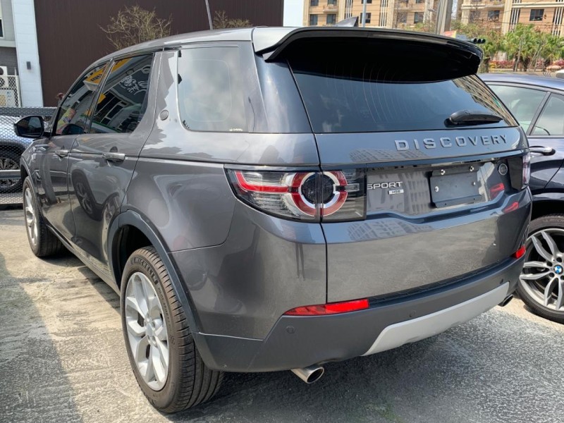 Land Rover  Discovery  2018 年 Land Rover Discovery 2.0 灰色  | 新北市汽車商業同業公會｜TACA優良車商聯盟｜中古、二手車買車賣車公會認證保固