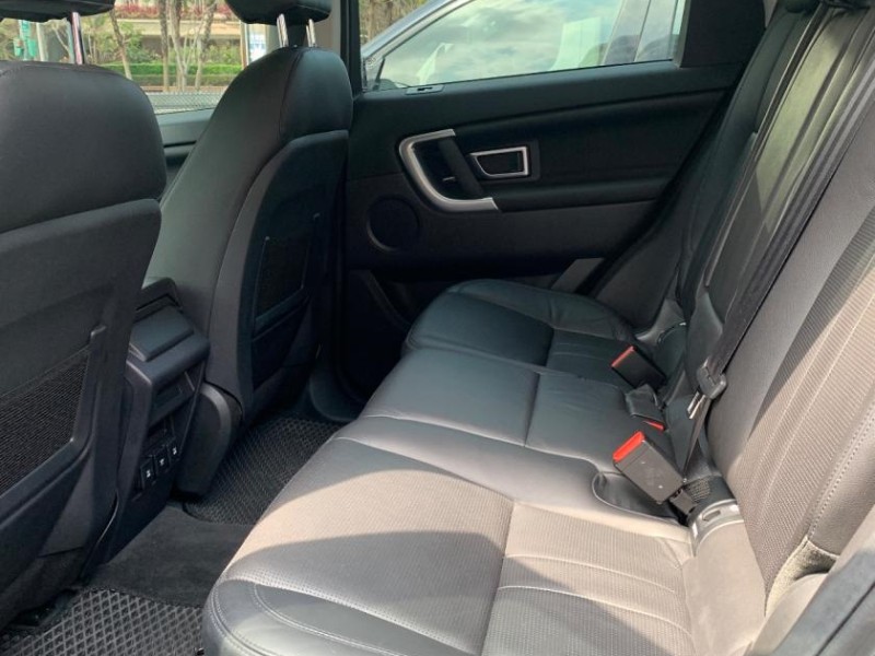 Land Rover  Discovery  2018 年 Land Rover Discovery 2.0 灰色  | 新北市汽車商業同業公會｜TACA優良車商聯盟｜中古、二手車買車賣車公會認證保固