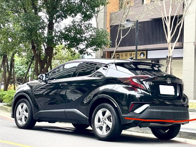Toyota  C-HR  2019 年 Toyota C-HR 黑色  | 新北市汽車商業同業公會｜TACA優良車商聯盟｜中古、二手車買車賣車公會認證保固