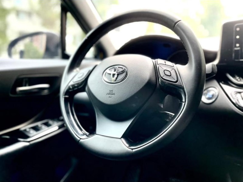 Toyota  C-HR  2019 年 Toyota C-HR 黑色  | 新北市汽車商業同業公會｜TACA優良車商聯盟｜中古、二手車買車賣車公會認證保固