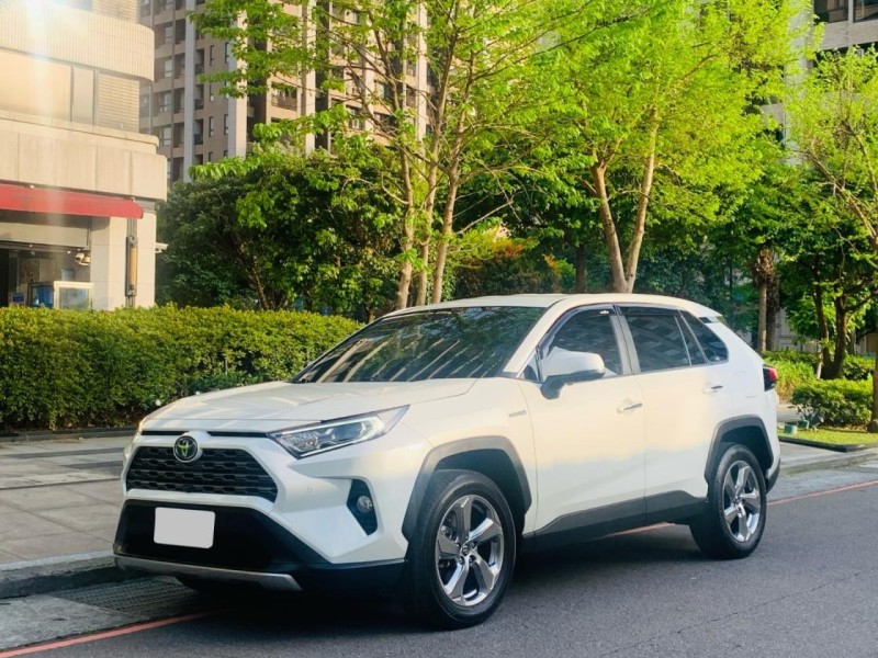 Toyota  RAV4 202豐田RAV4油電旗艦版 | 新北市汽車商業同業公會｜TACA優良車商聯盟｜中古、二手車買車賣車公會認證保固