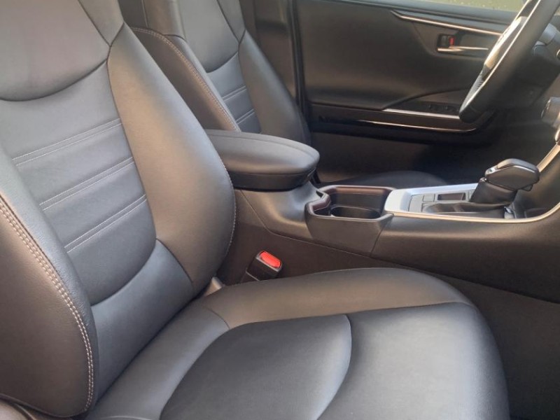 Toyota  RAV4 202豐田RAV4油電旗艦版 | 新北市汽車商業同業公會｜TACA優良車商聯盟｜中古、二手車買車賣車公會認證保固