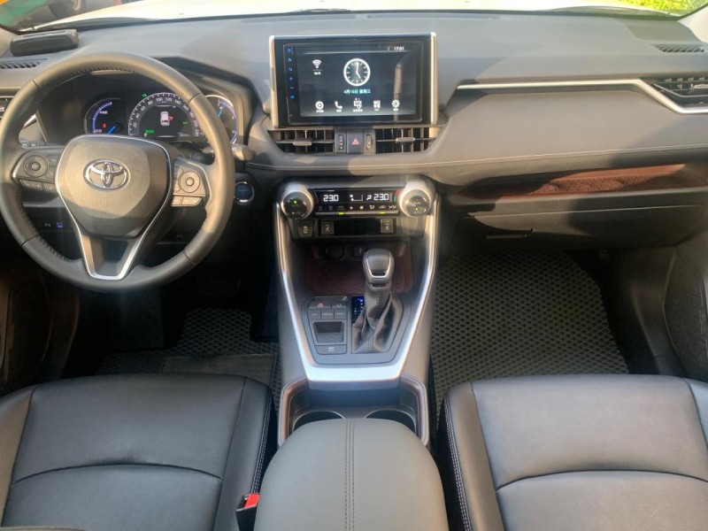 Toyota  RAV4 202豐田RAV4油電旗艦版 | 新北市汽車商業同業公會｜TACA優良車商聯盟｜中古、二手車買車賣車公會認證保固