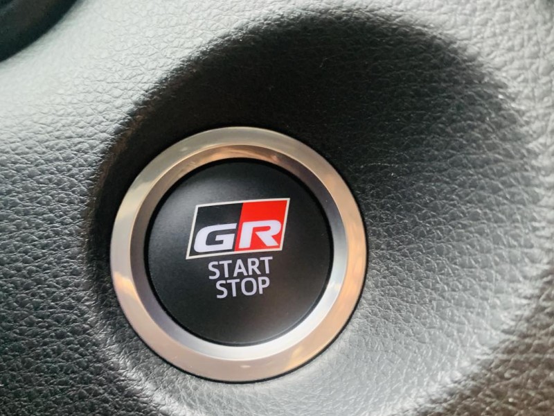 Toyota  Corolla Cross 【熱血休旅｜稀有 GR 運動版】 2022 TOYOTA Corolla Cross 1.8 油電 GR SPORT 版  | 新北市汽車商業同業公會｜TACA優良車商聯盟｜中古、二手車買車賣車公會認證保固
