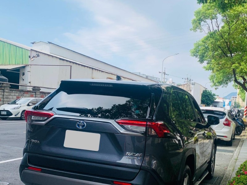 Toyota  RAV4 【熱賣中】2021年 Toyota RAV4 油電 加配   | 新北市汽車商業同業公會｜TACA優良車商聯盟｜中古、二手車買車賣車公會認證保固