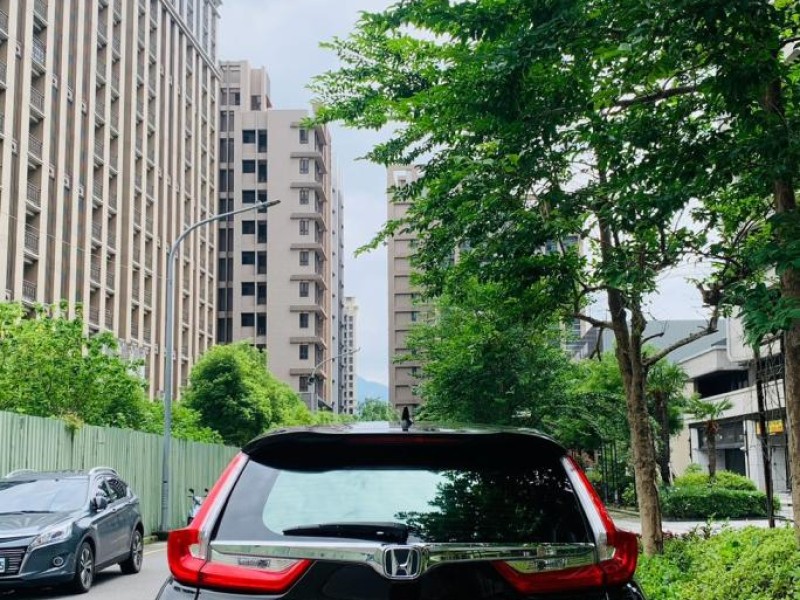 Honda  CR-V ????【熱銷日系休旅首選】 ????2018年 Honda CR-V 1.5  S版 | 新北市汽車商業同業公會｜TACA優良車商聯盟｜中古、二手車買車賣車公會認證保固