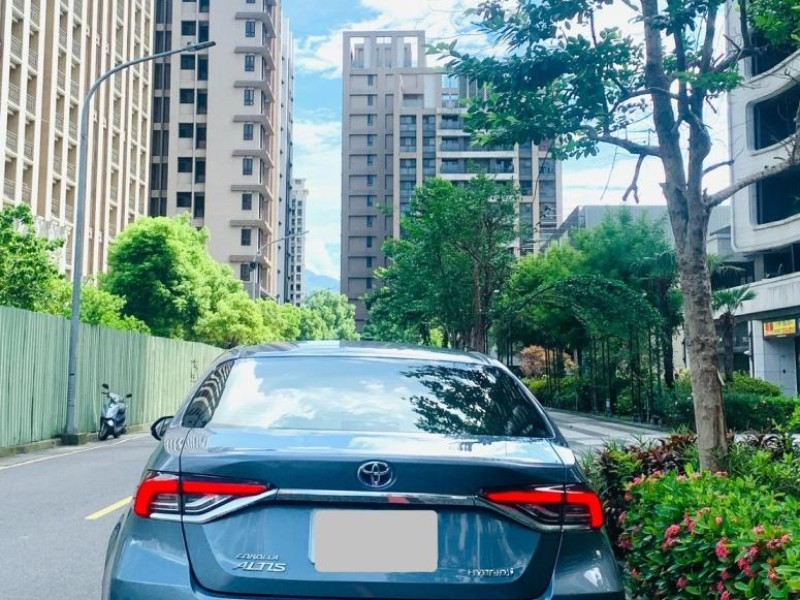 Toyota  Altis ????高CP值省油房車???? 《油電混合動力，經濟耐用選擇》 | 新北市汽車商業同業公會｜TACA優良車商聯盟｜中古、二手車買車賣車公會認證保固