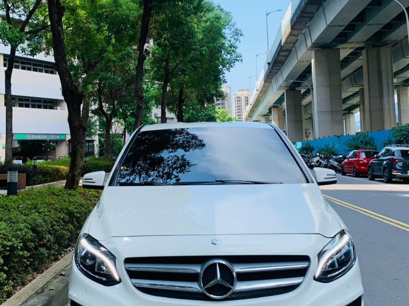 Mercedes-Benz/賓士   B-CLASS  B180 質感歐系代步首選｜車況優質 低里程好車 出售：2017年 BMW B180 1.6 白色款 | 新北市汽車商業同業公會｜TACA優良車商聯盟｜中古、二手車買車賣車公會認證保固