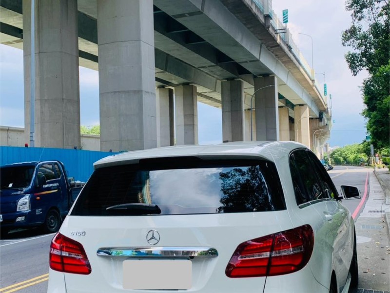 Mercedes-Benz/賓士   B-CLASS  B180 質感歐系代步首選｜車況優質 低里程好車 出售：2017年 BMW B180 1.6 白色款 | 新北市汽車商業同業公會｜TACA優良車商聯盟｜中古、二手車買車賣車公會認證保固