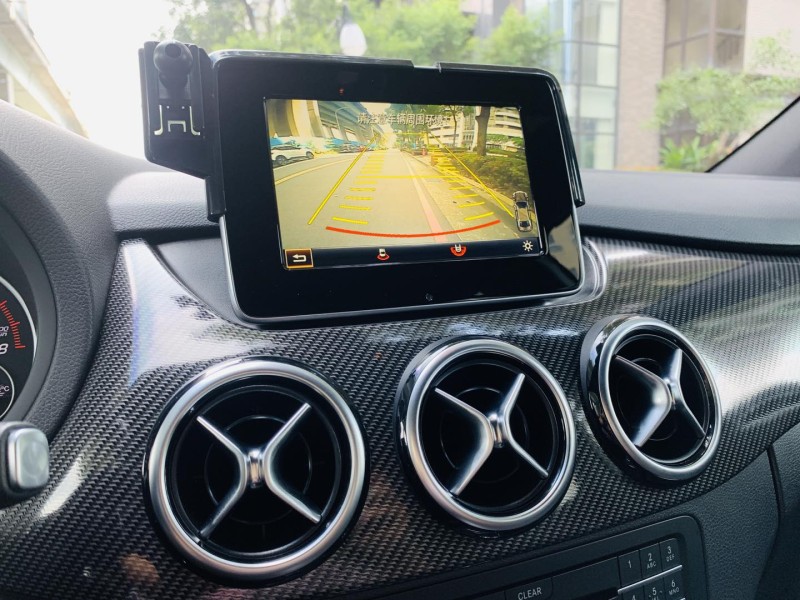 Mercedes-Benz/賓士   B-CLASS  B180 質感歐系代步首選｜車況優質 低里程好車 出售：2017年 BMW B180 1.6 白色款 | 新北市汽車商業同業公會｜TACA優良車商聯盟｜中古、二手車買車賣車公會認證保固