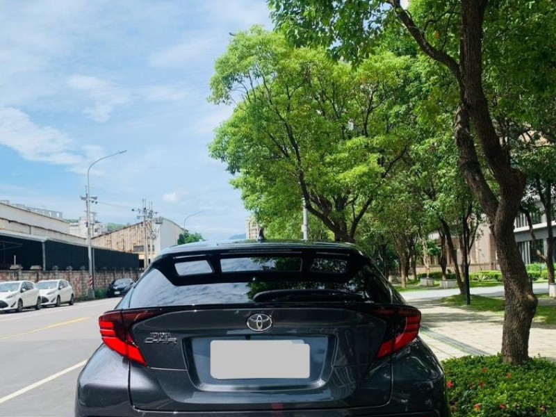 Toyota  C-HR ????????【熱門跨界跑旅登場】 2020年 Toyota C-HR 經典 1.2｜低里程僅跑24,000公里 強勢介入市場的高人氣車款！ | 新北市汽車商業同業公會｜TACA優良車商聯盟｜中古、二手車買車賣車公會認證保固
