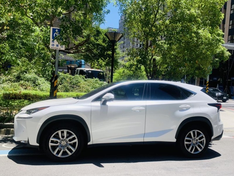 Lexus  NX ✨高質感日系豪華休旅✨ ????稀有釋出，白色車身＋渦輪動力，帥氣又好開！ ???? 出售：2017年 Lexus NX200t  | 新北市汽車商業同業公會｜TACA優良車商聯盟｜中古、二手車買車賣車公會認證保固