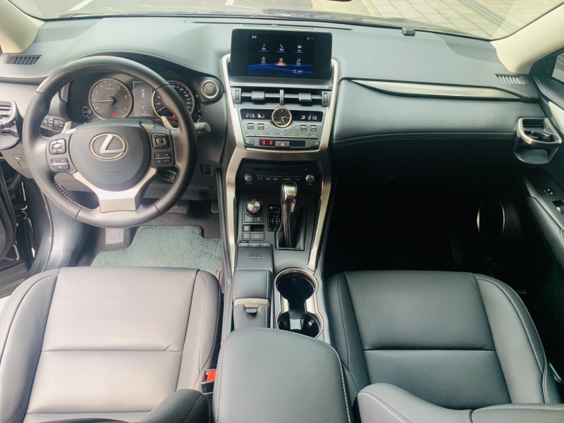 Lexus  NX ????《原鈑件‧實車氣氛滿滿》???? 現正釋出：2020年 Lexus NX200 菁英Plus版 | 新北市汽車商業同業公會｜TACA優良車商聯盟｜中古、二手車買車賣車公會認證保固