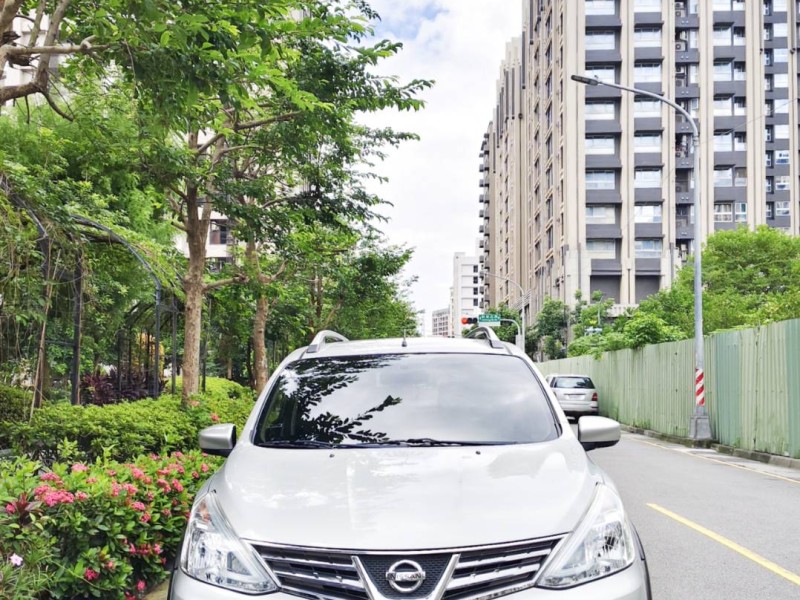 Nissan  Grand Livina 【小資代步首選????超低里程只跑42,000km】 出售：2018年 Lavinia 樂維娜 1.6 銀色款 | 新北市汽車商業同業公會｜TACA優良車商聯盟｜中古、二手車買車賣車公會認證保固