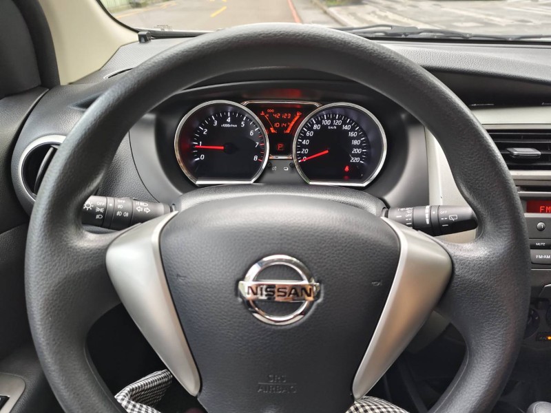 Nissan  Grand Livina 【小資代步首選????超低里程只跑42,000km】 出售：2018年 Lavinia 樂維娜 1.6 銀色款 | 新北市汽車商業同業公會｜TACA優良車商聯盟｜中古、二手車買車賣車公會認證保固