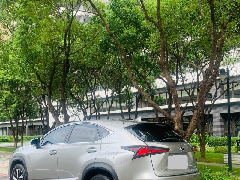 Lexus  NX ????**優質享受、平民價格入主豪華油電休旅！**???? ????售出：2019年 Lexus NX300h 豪華版 Hybrid油電???? | 新北市汽車商業同業公會｜TACA優良車商聯盟｜中古、二手車買車賣車公會認證保固