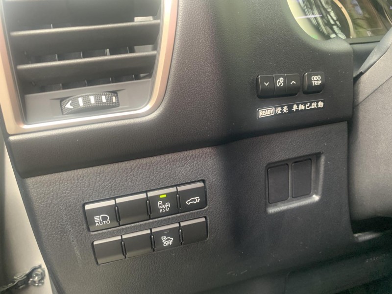Lexus  NX ????**優質享受、平民價格入主豪華油電休旅！**???? ????售出：2019年 Lexus NX300h 豪華版 Hybrid油電???? | 新北市汽車商業同業公會｜TACA優良車商聯盟｜中古、二手車買車賣車公會認證保固