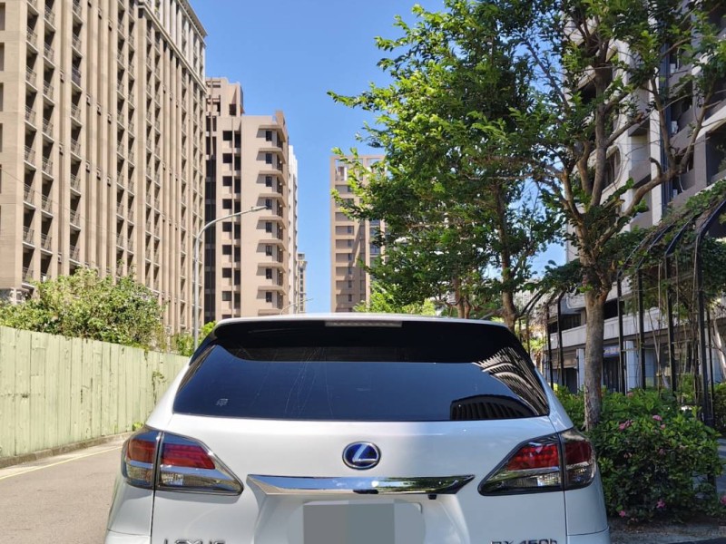 Lexus  RX ???? 豪華油電休旅 超值釋出 ???? 2012年 Lexus RX450h Hybrid | 新北市汽車商業同業公會｜TACA優良車商聯盟｜中古、二手車買車賣車公會認證保固