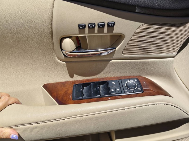 Lexus  RX ???? 豪華油電休旅 超值釋出 ???? 2012年 Lexus RX450h Hybrid | 新北市汽車商業同業公會｜TACA優良車商聯盟｜中古、二手車買車賣車公會認證保固