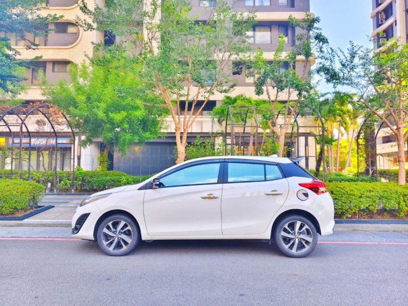 Toyota  Yaris 熱門好車釋出！  2022 年 Toyota Yaris S版  | 新北市汽車商業同業公會｜TACA優良車商聯盟｜中古、二手車買車賣車公會認證保固